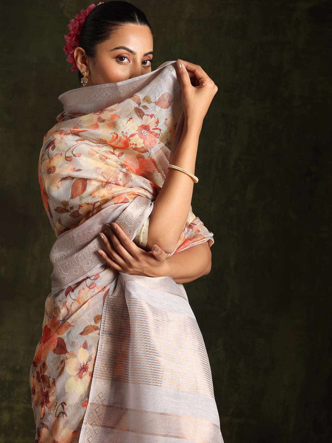 Grey Printed Silk Blend Saree With Unstitched Blouse Piece