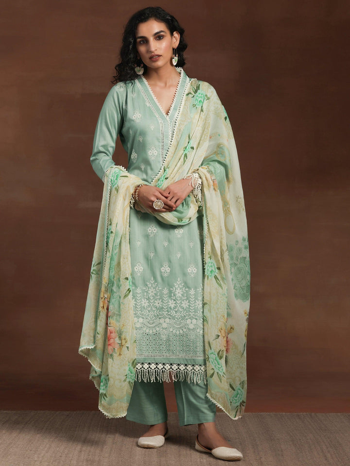 Green Embroidered Silk Blend Straight Suit With Dupatta