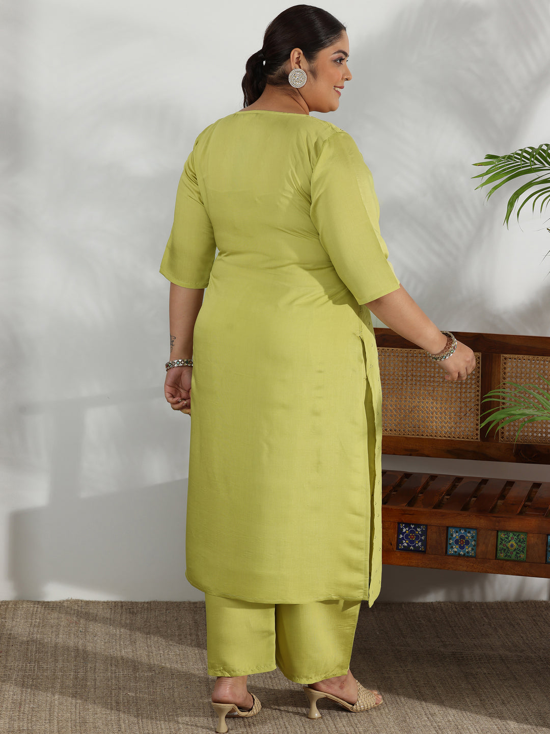Plus Size Green Embroidered Silk Blend Straight Kurta Set