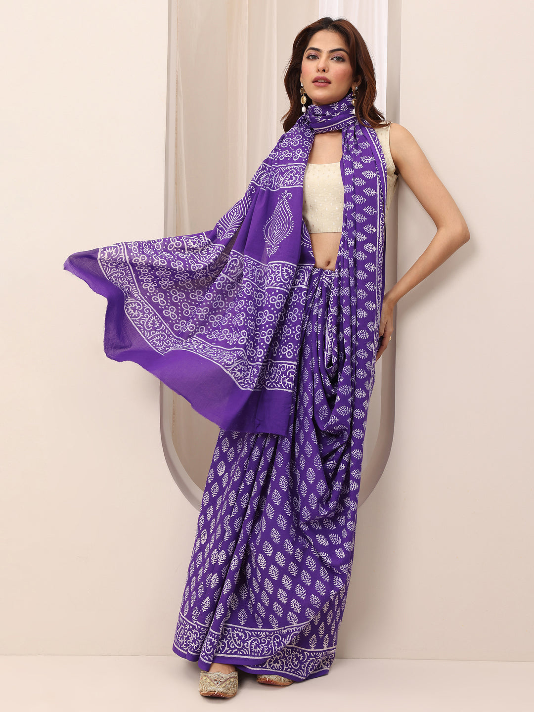 Purple Printed Cotton Saree With Unstitched Blouse