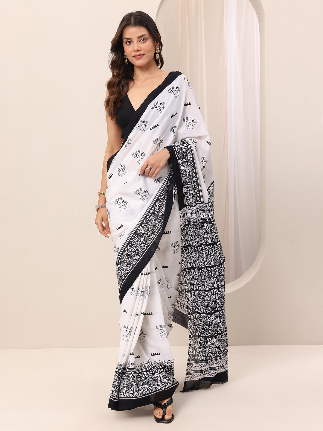 White Printed Cotton Saree With Unstitched Blouse Piece