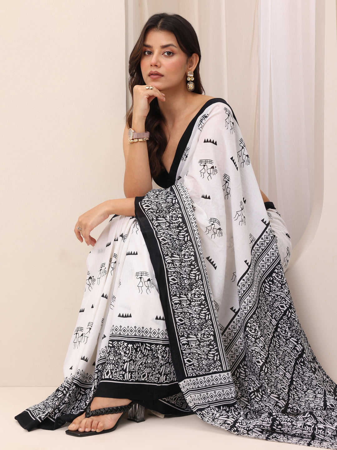 White Printed Cotton Saree With Unstitched Blouse Piece