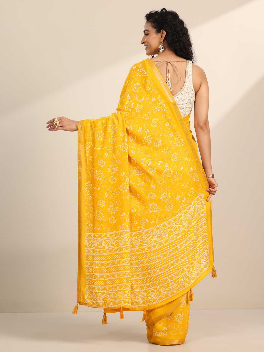 Yellow Printed Georgette Saree With Unstitched Blouse Piece