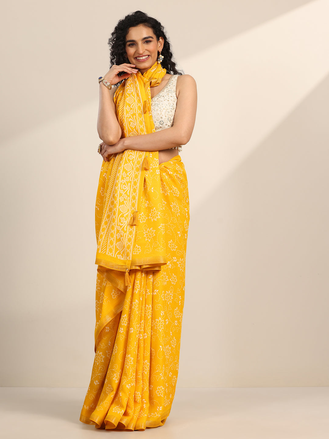 Yellow Printed Georgette Saree With Unstitched Blouse Piece