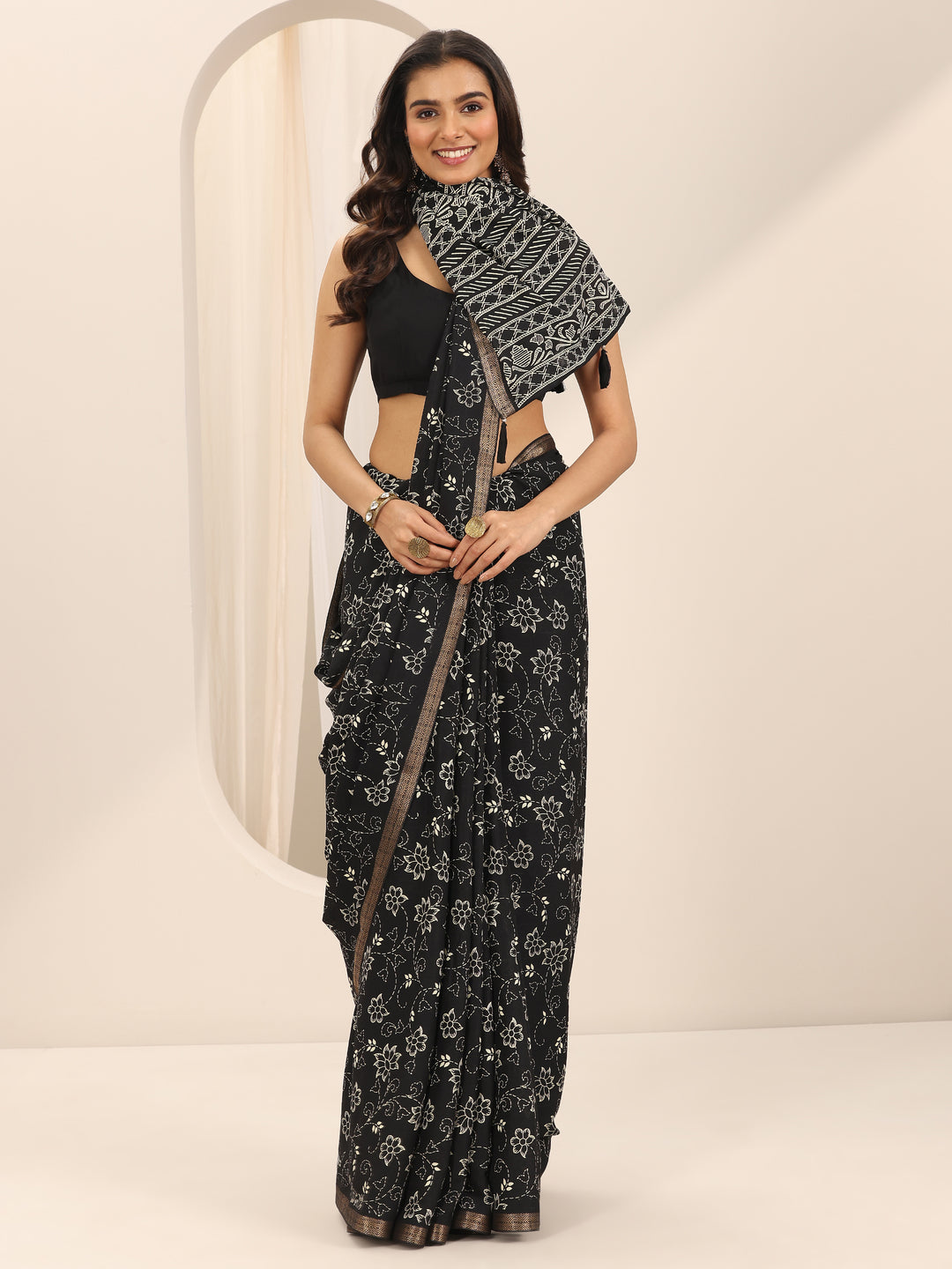 Black Printed Georgette Saree With Unstitched Blouse Piece