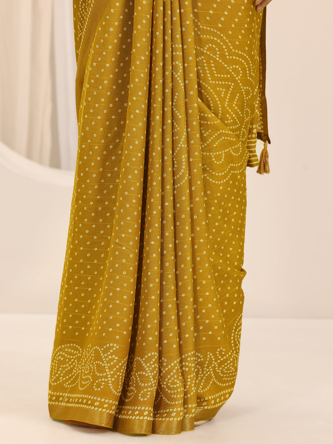 Mustard Printed Georgette Saree With Unstitched Blouse Piece