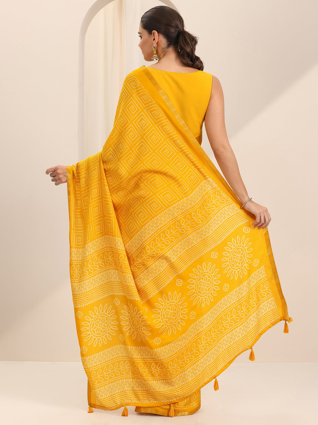 Yellow Printed Georgette Saree With Unstitched Blouse Piece