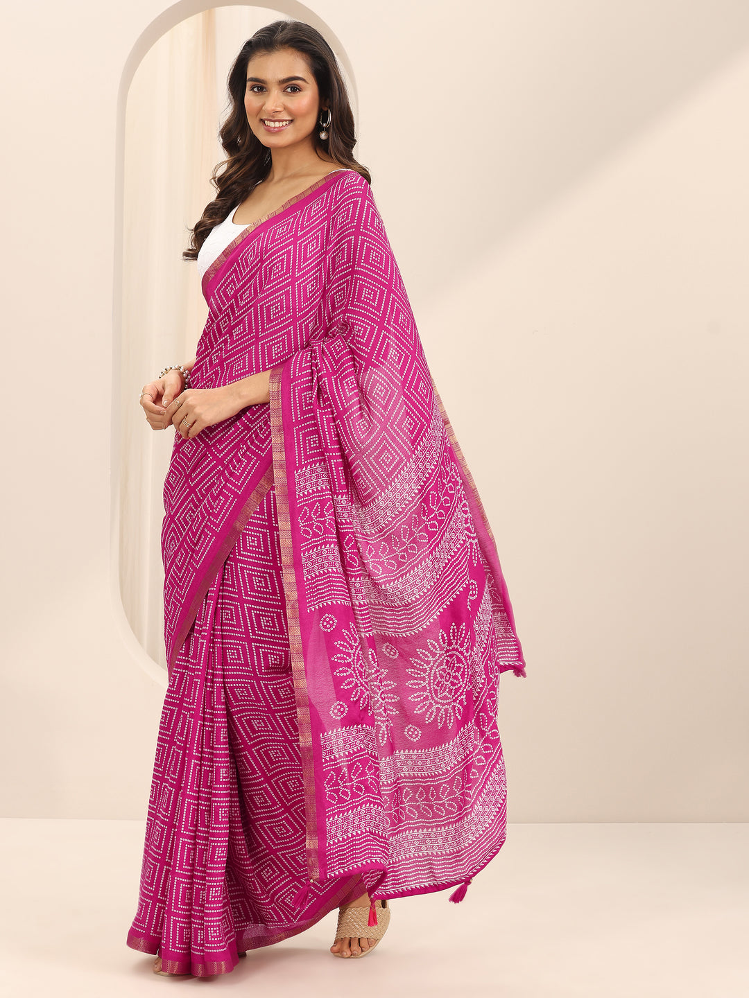 Pink Printed Bandhani Georgette Saree With Unstitched Blouse Piece