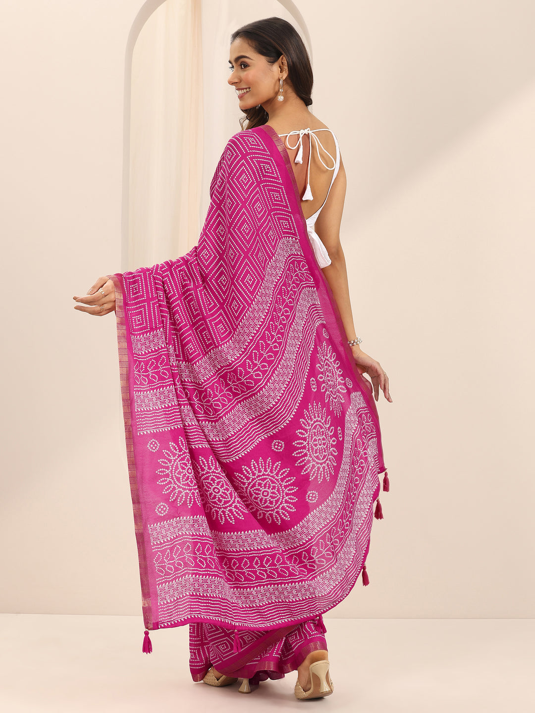 Pink Printed Bandhani Georgette Saree With Unstitched Blouse Piece