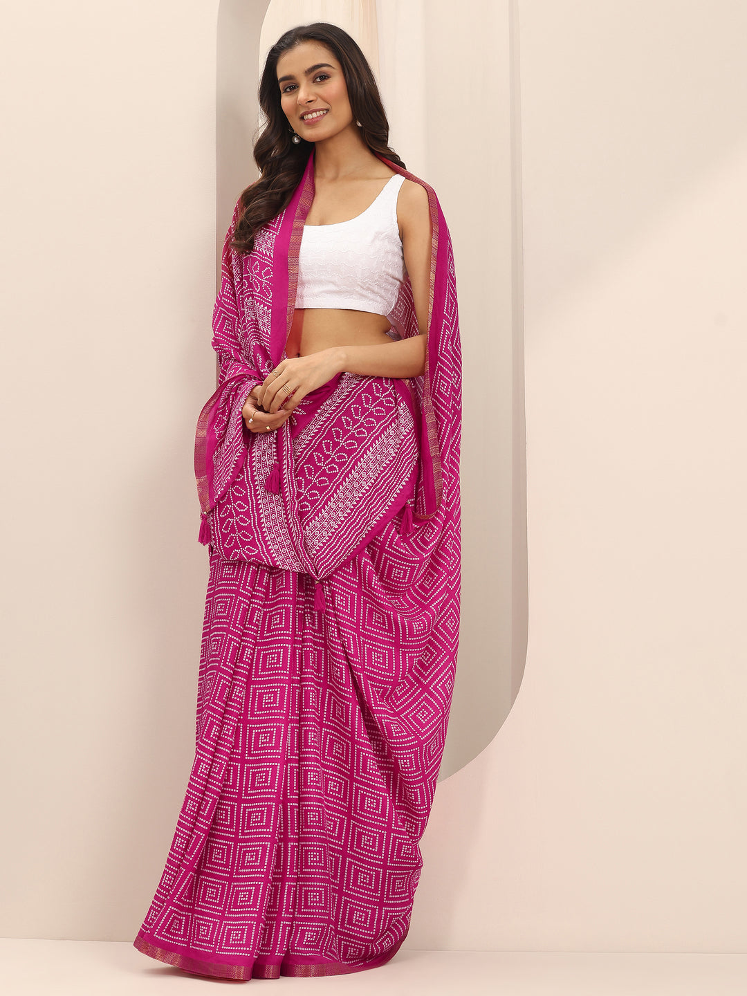 Pink Printed Bandhani Georgette Saree With Unstitched Blouse Piece