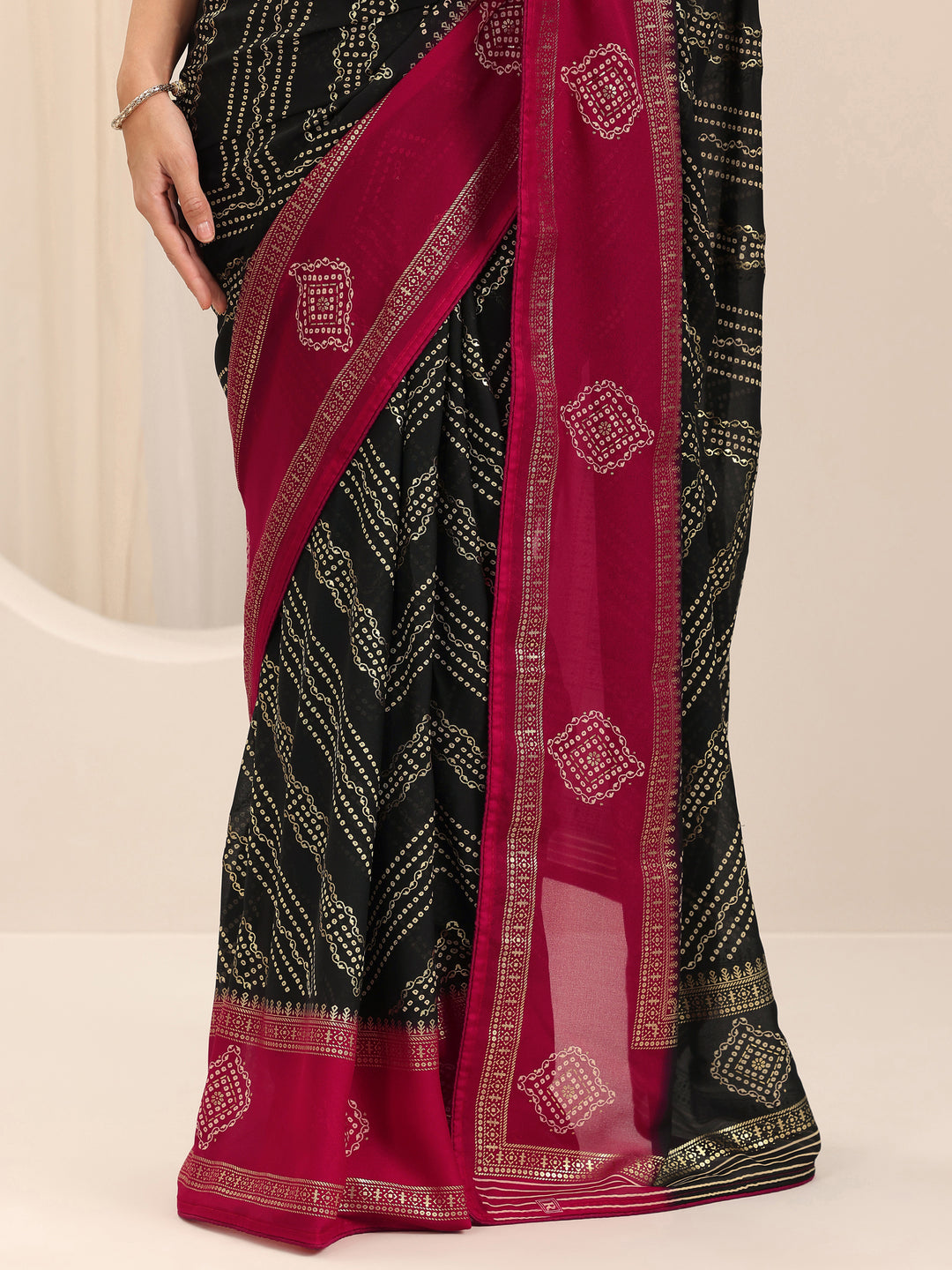 Black Printed Georgette Saree With Unstitched Blouse Piece