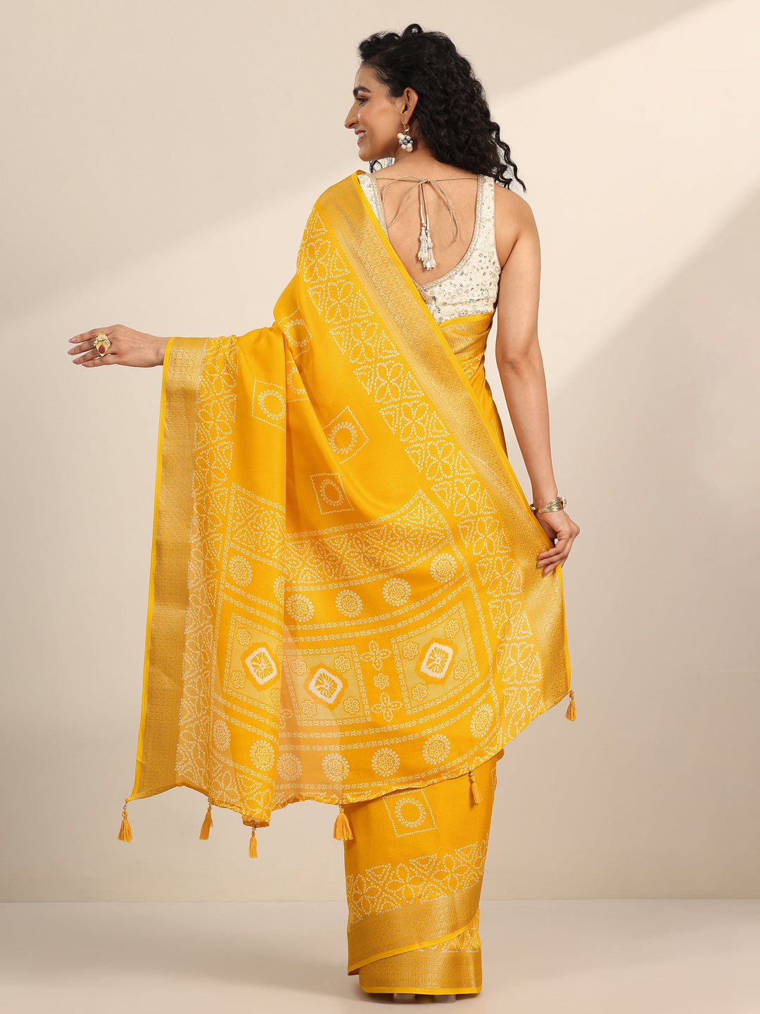 Yellow Printed Georgette Saree With Unstitched Blouse Piece