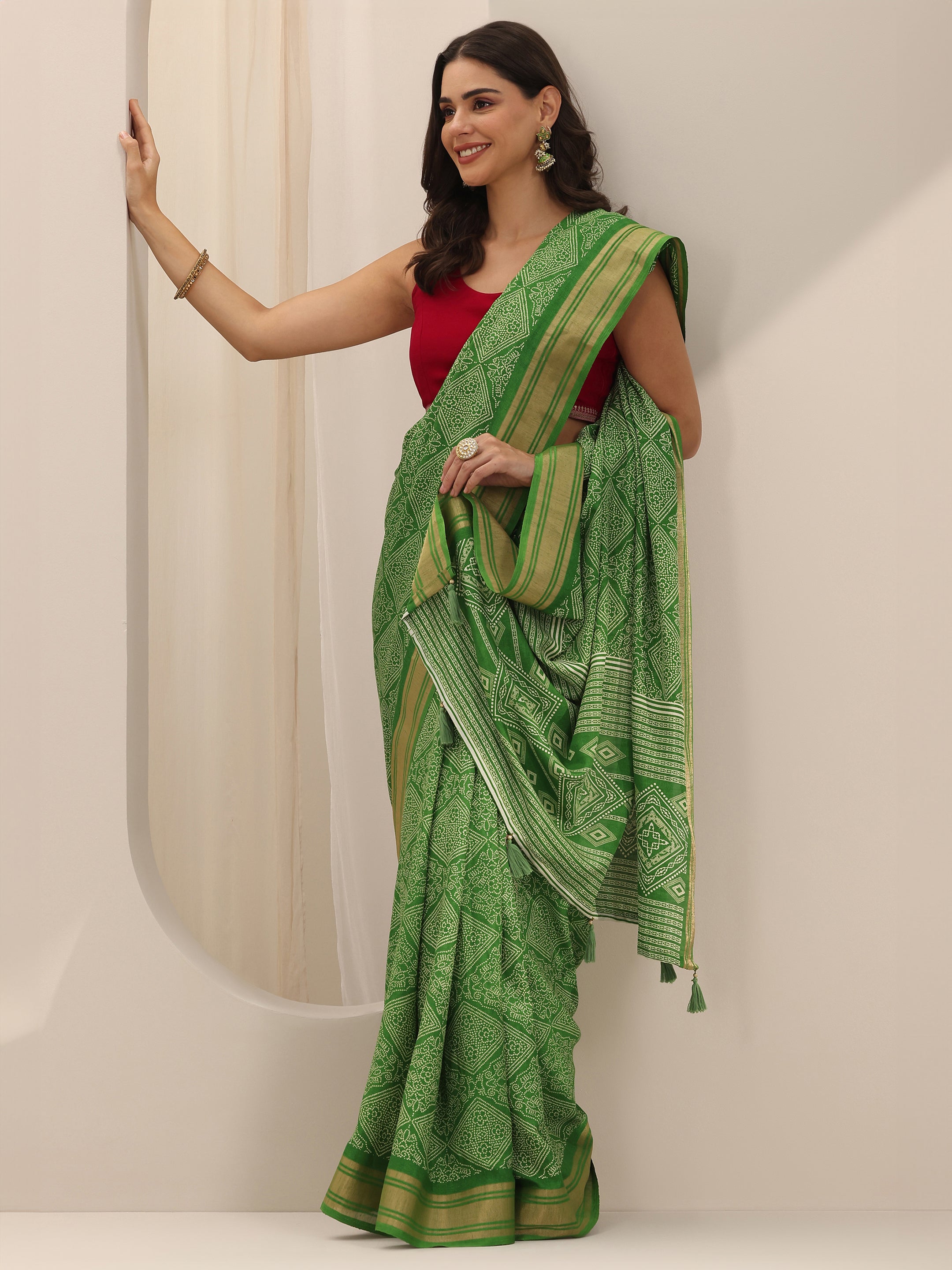 Green Printed Silk Blend Sarees With Unstitched Blouse Piece main image 0
