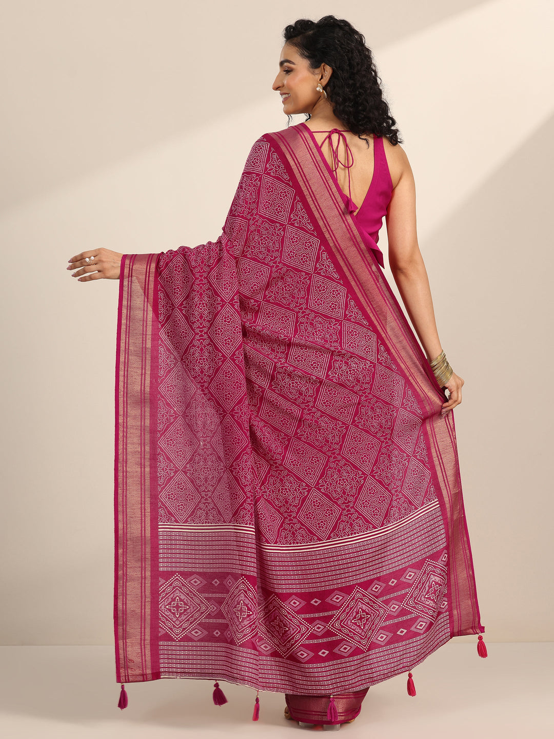 Pink Printed Silk Blend Saree With Unstitched Blouse Piece