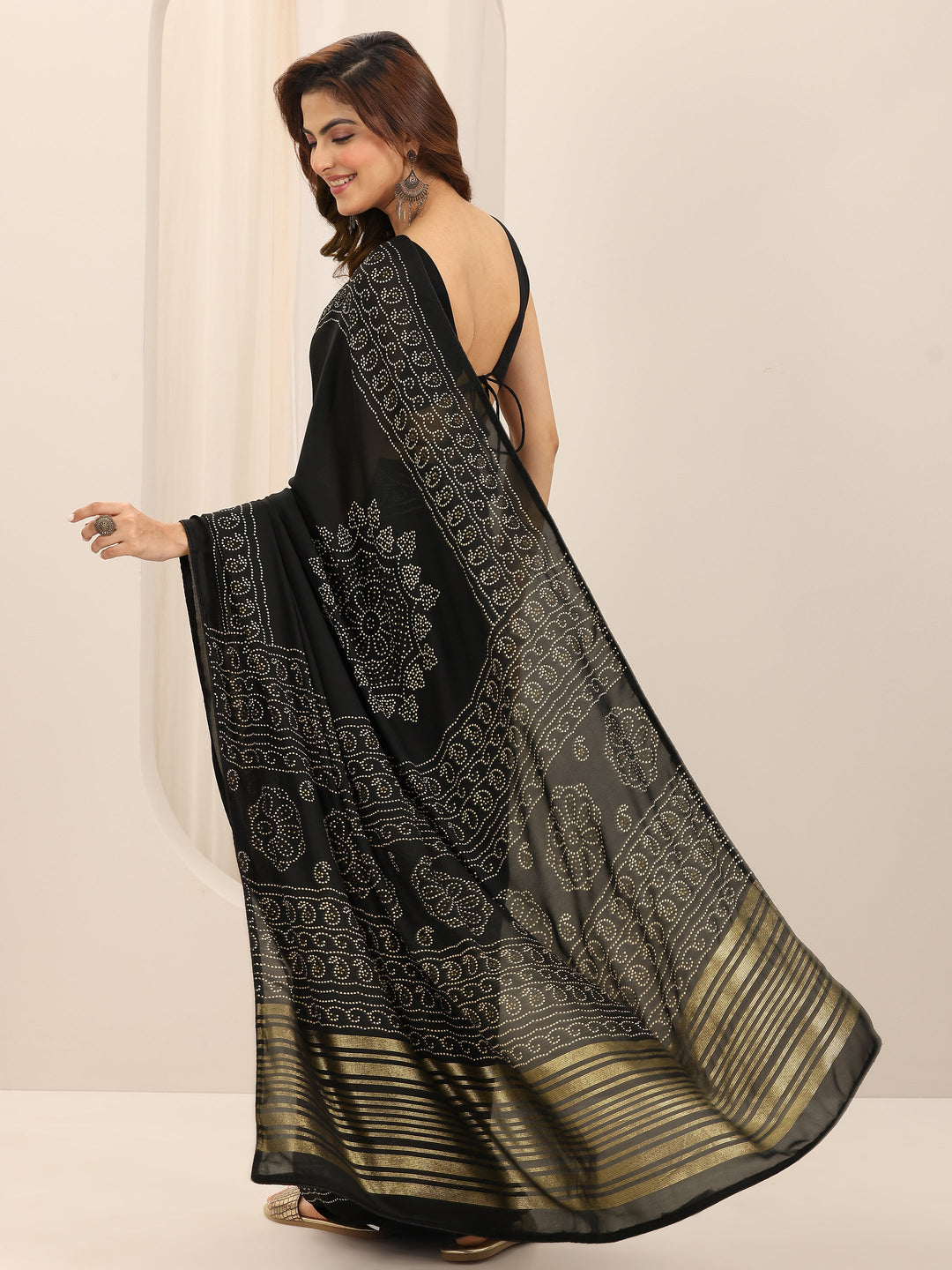 Black Printed Georgette Saree With Unstitched Blouse Piece