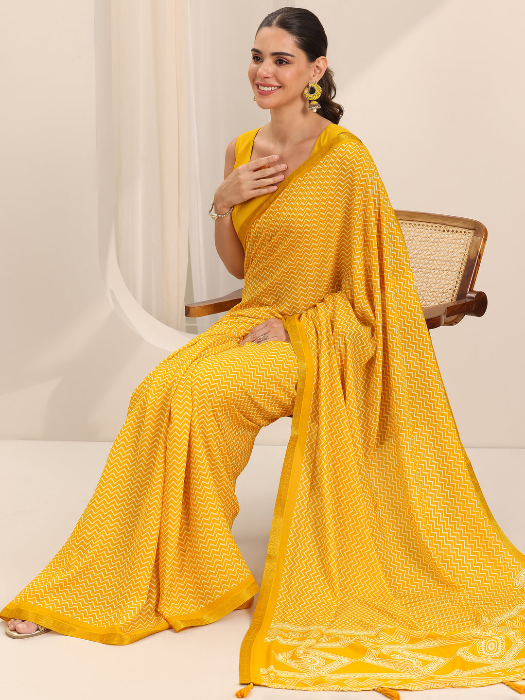 Yellow Printed Georgette Saree With Unstitched Blouse Piece