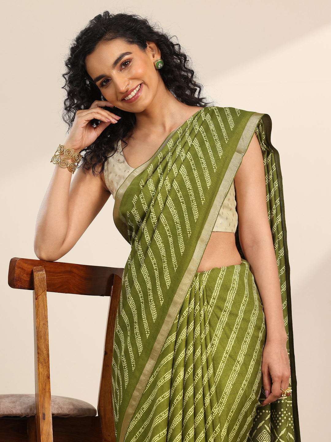 Green Printed Georgette Saree With Unstitched Blouse Piece