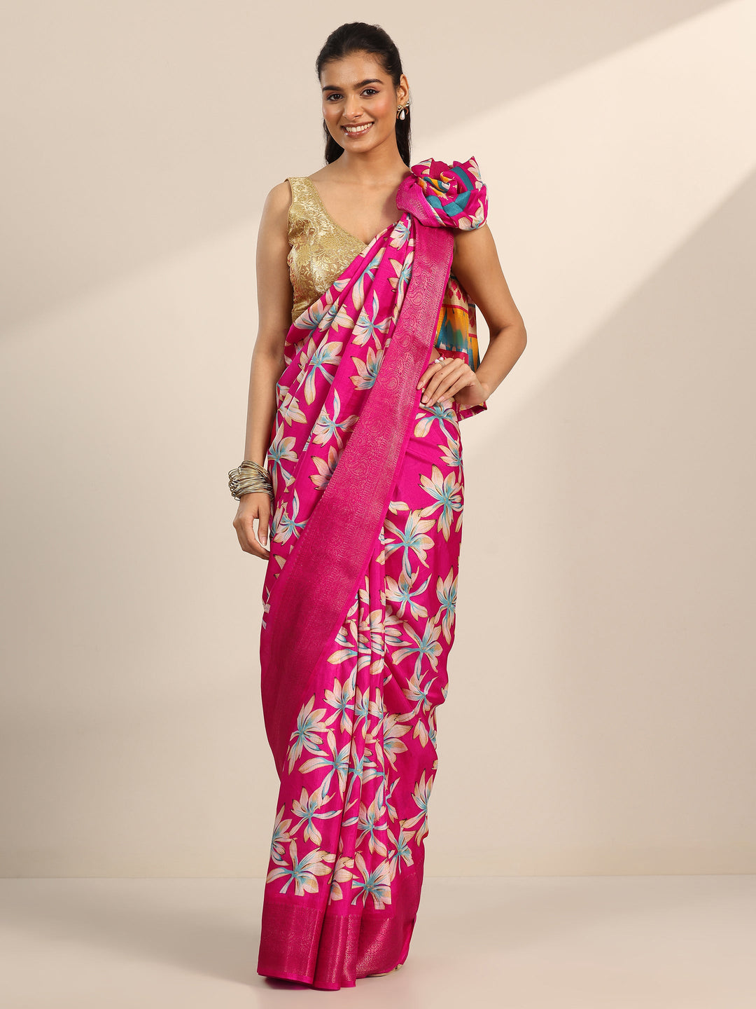 Pink Printed Silk Blend Saree With Unstitched Blouse Piece