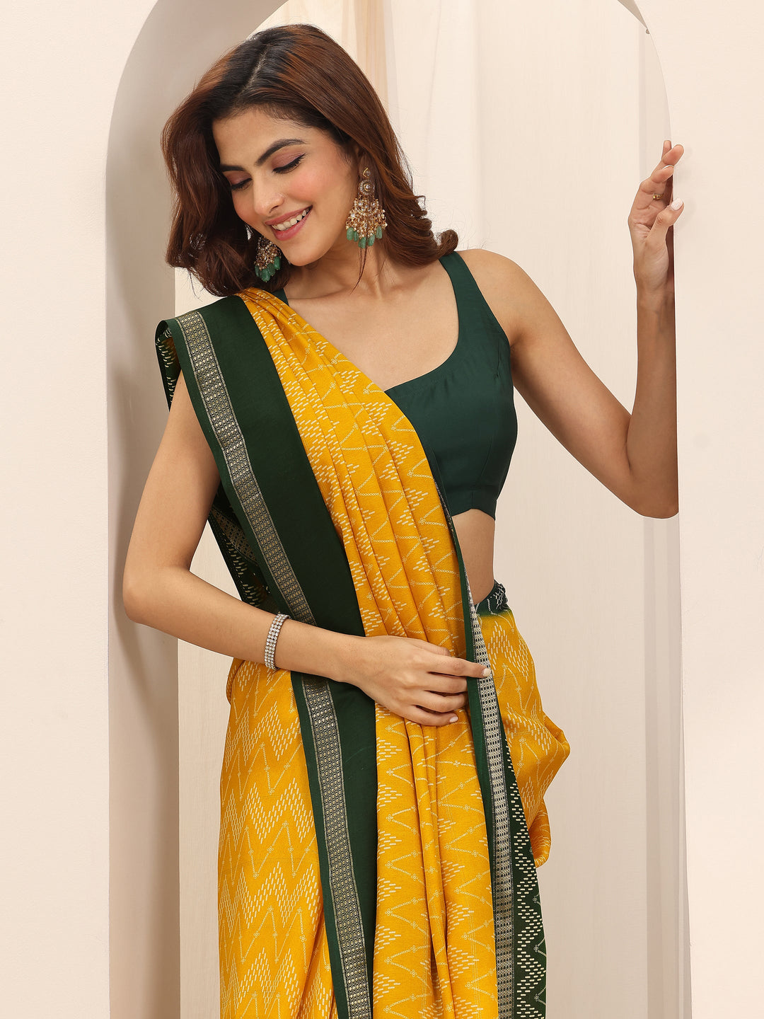 Mustard Printed Georgette Saree With Unstitched Blouse Piece