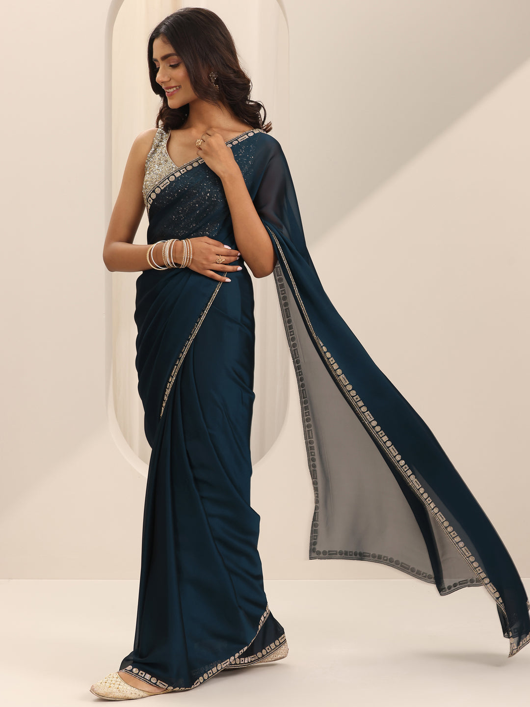 Navy blue Solid Satin Saree With Unstitched Blouse Piece