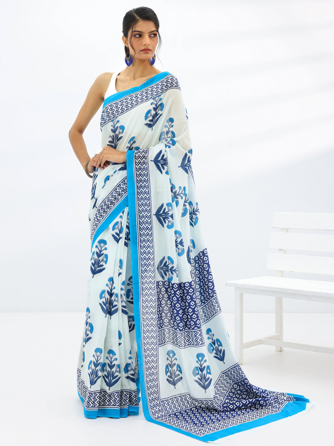 White Printed Cotton Saree With Unstitched Blouse Piece