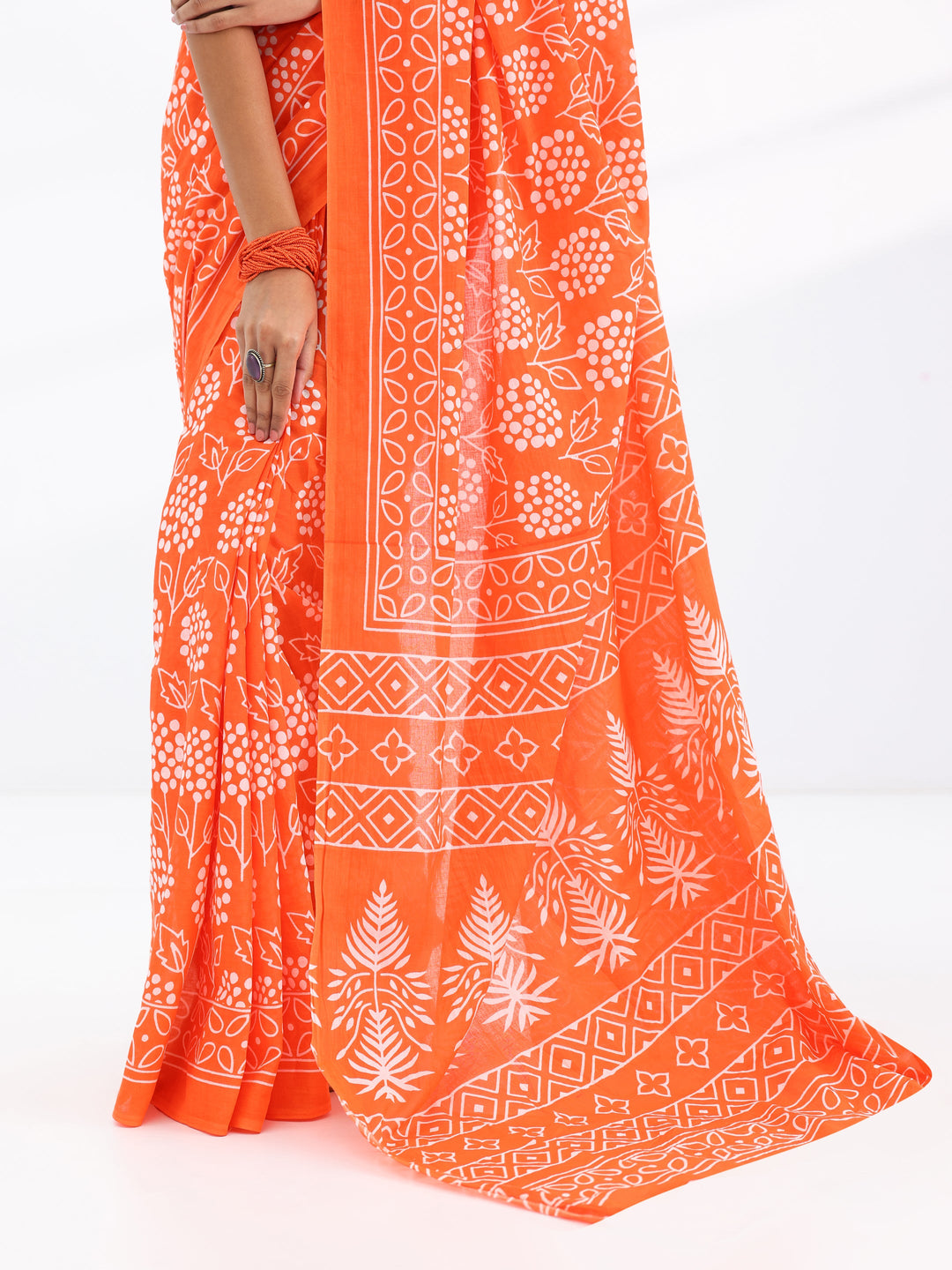 Orange Printed Cotton Saree With Unstitched Blouse Piece