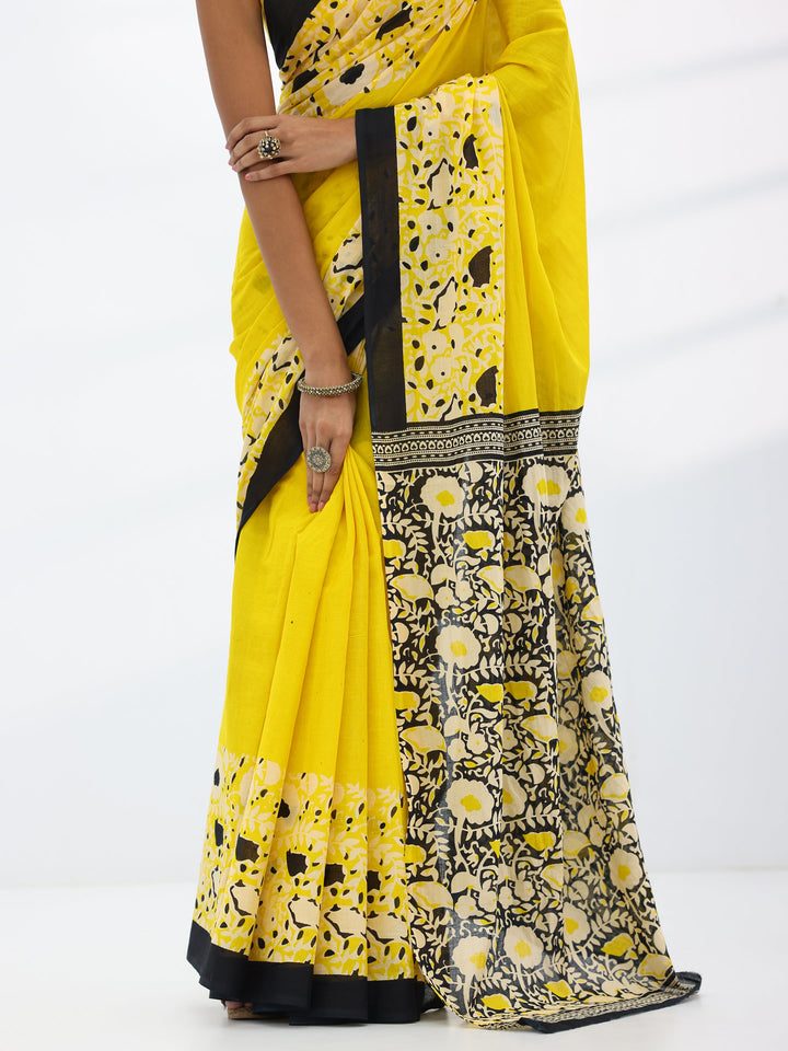 Yellow Printed Cotton Saree With Unstitched Blouse Piece