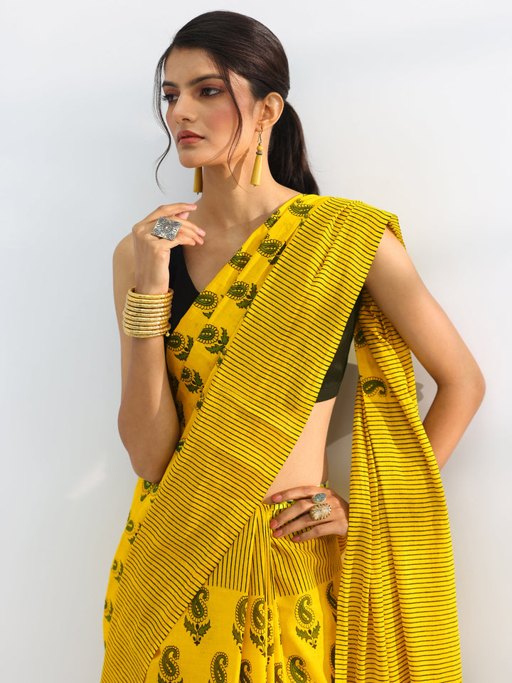 Yellow Printed Cotton Saree With Unstitched Blouse Piece