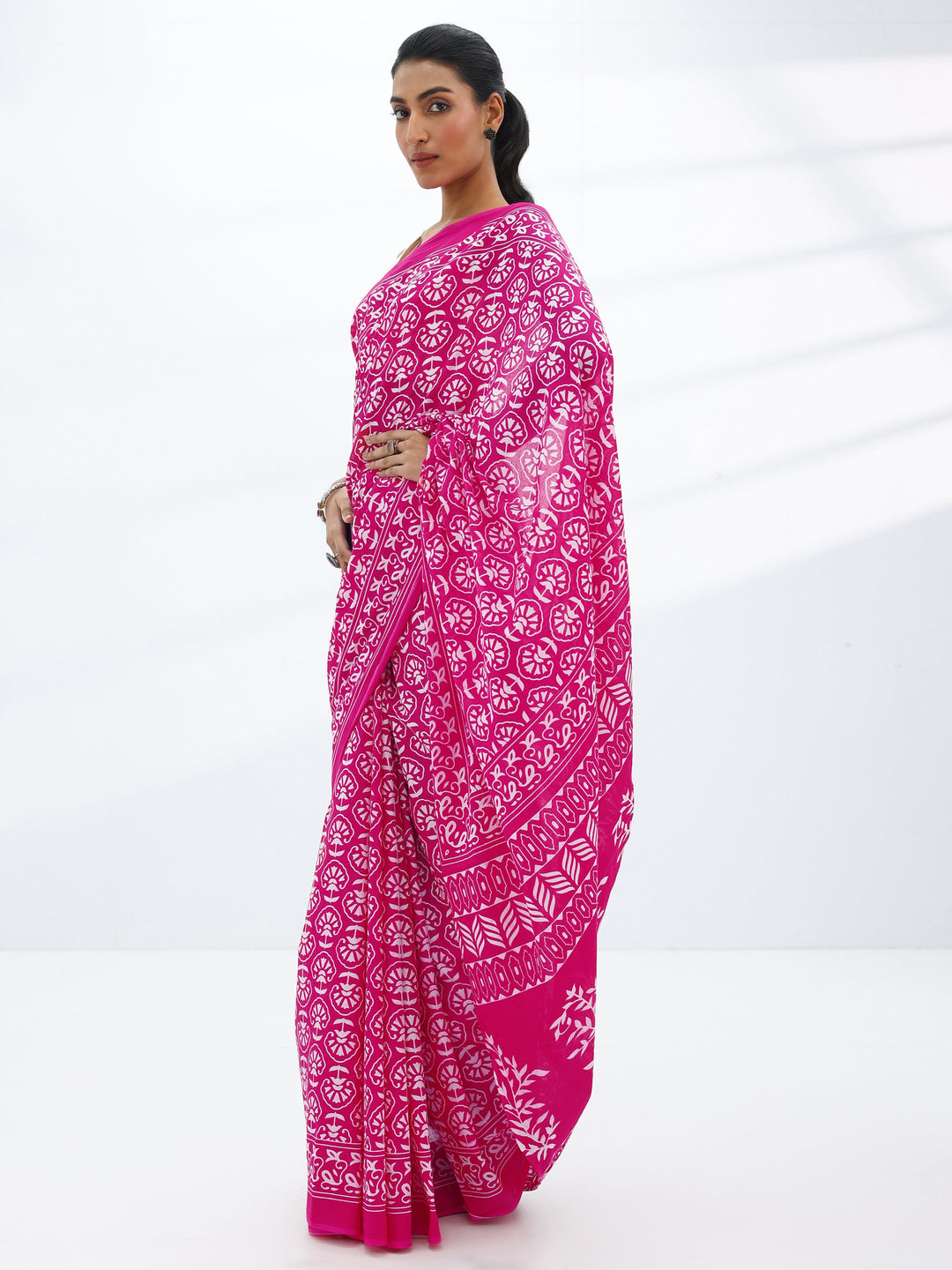 Pink Printed Cotton Saree With Unstitched Blouse Piece