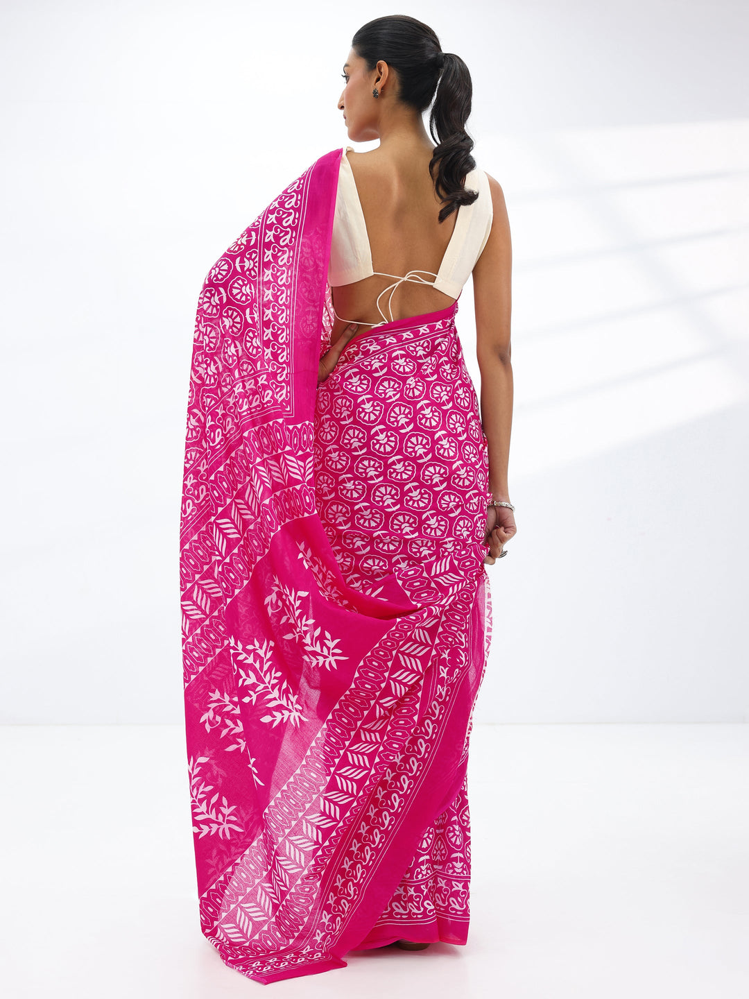 Pink Printed Cotton Saree With Unstitched Blouse Piece