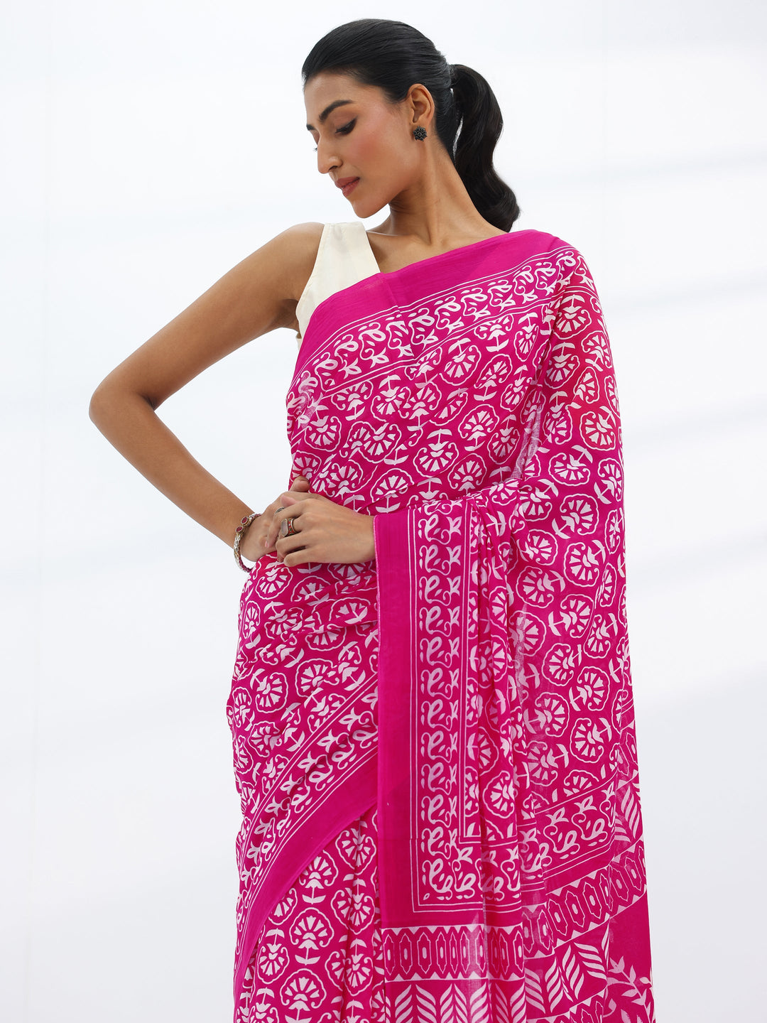 Pink Printed Cotton Saree With Unstitched Blouse Piece