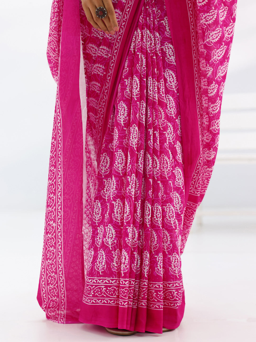 Pink Printed Cotton Saree With Unstitched Blouse Piece