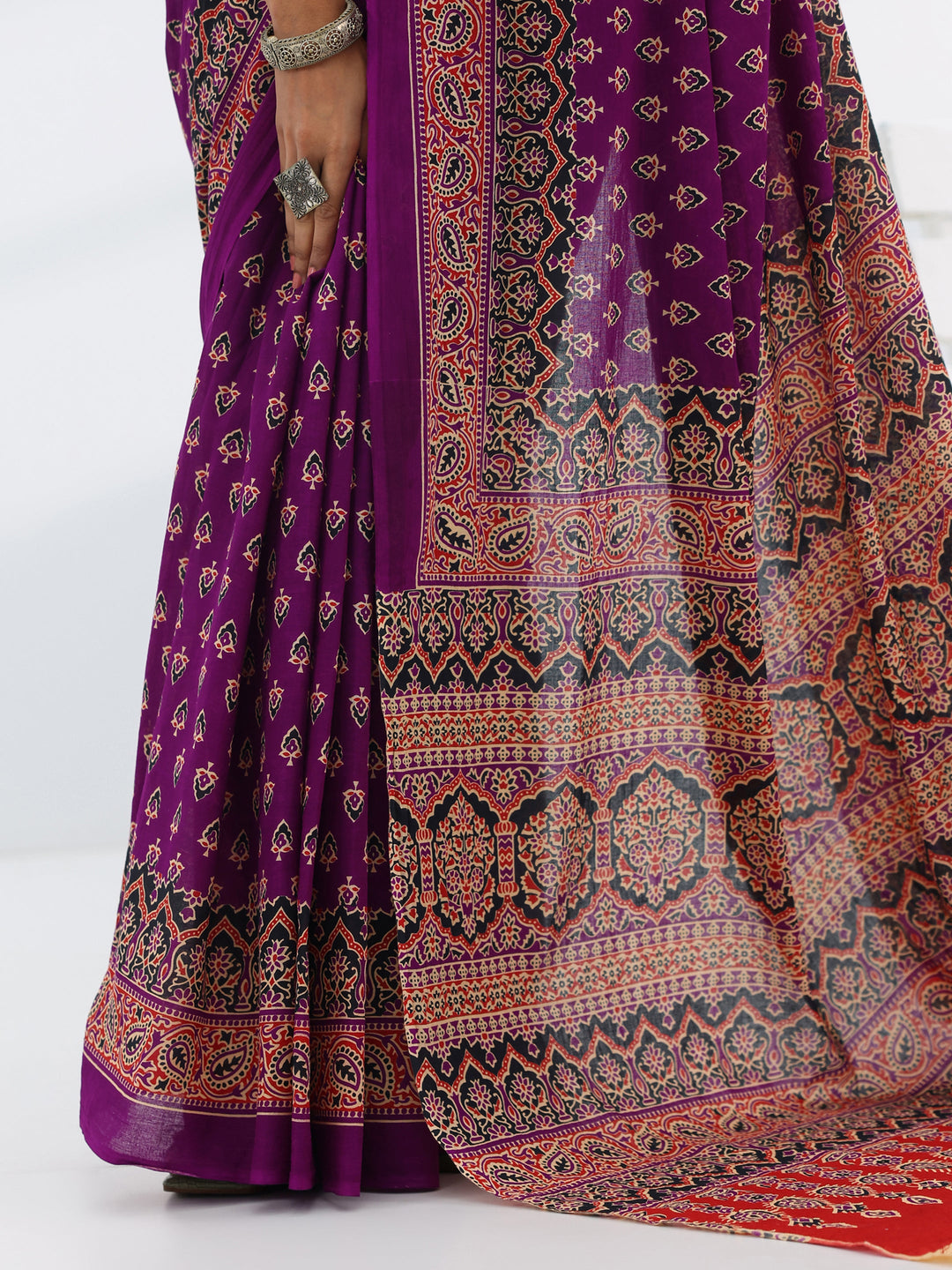 Burgundy Printed Cotton Saree With Unstitched Blouse Piece