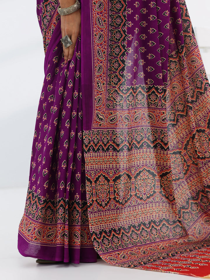 Burgundy Printed Cotton Saree With Unstitched Blouse Piece