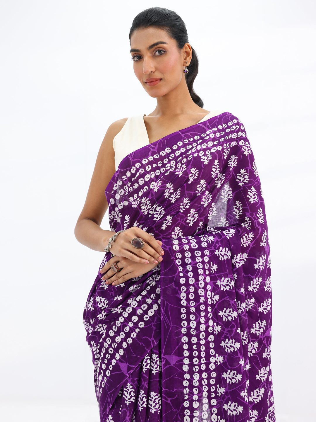 Burgundy Printed Cotton Saree With Unstitched Blouse Piece