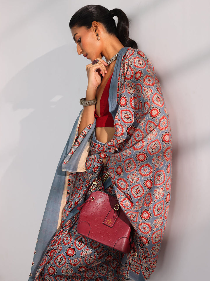 Grey Printed Cotton Saree With Unstitched Blouse Piece
