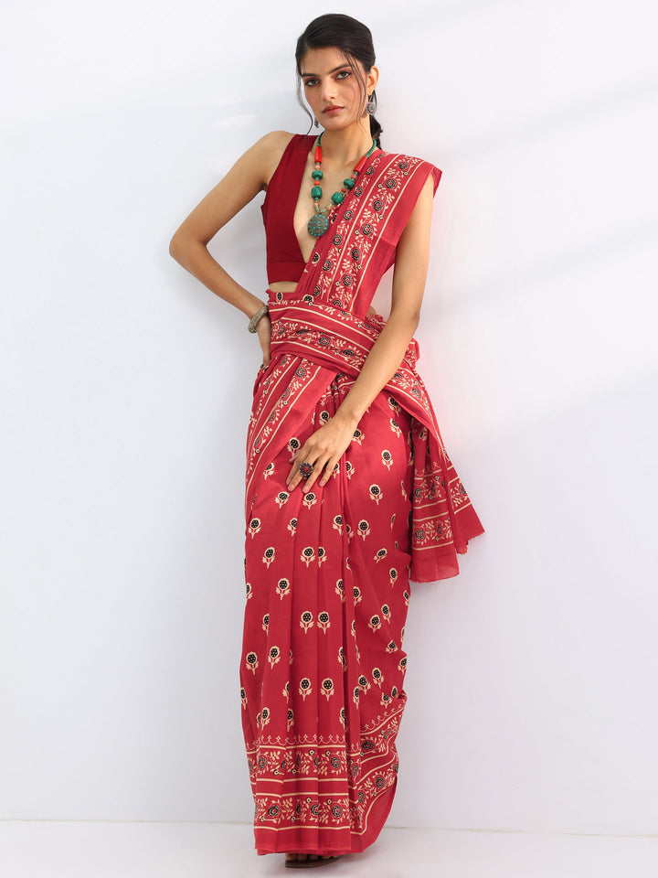 Red Solid Cotton Saree With Unstitched Blouse Piece