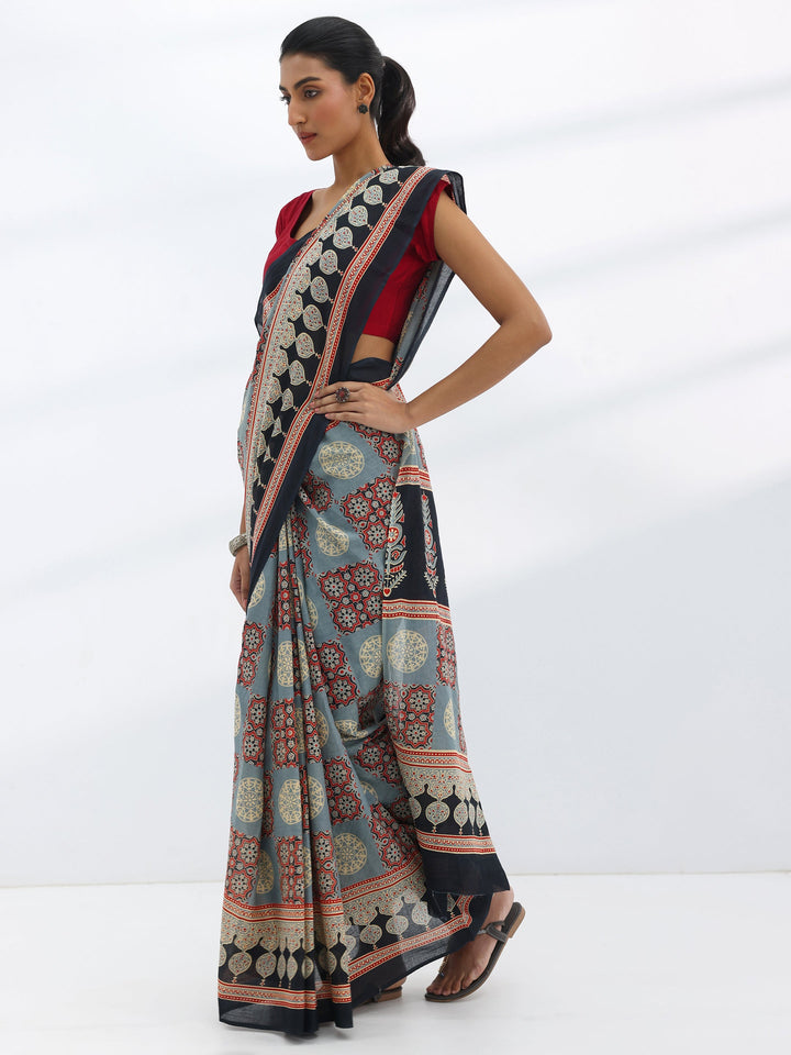 Grey Printed Cotton Saree With Unstitched Blouse Piece