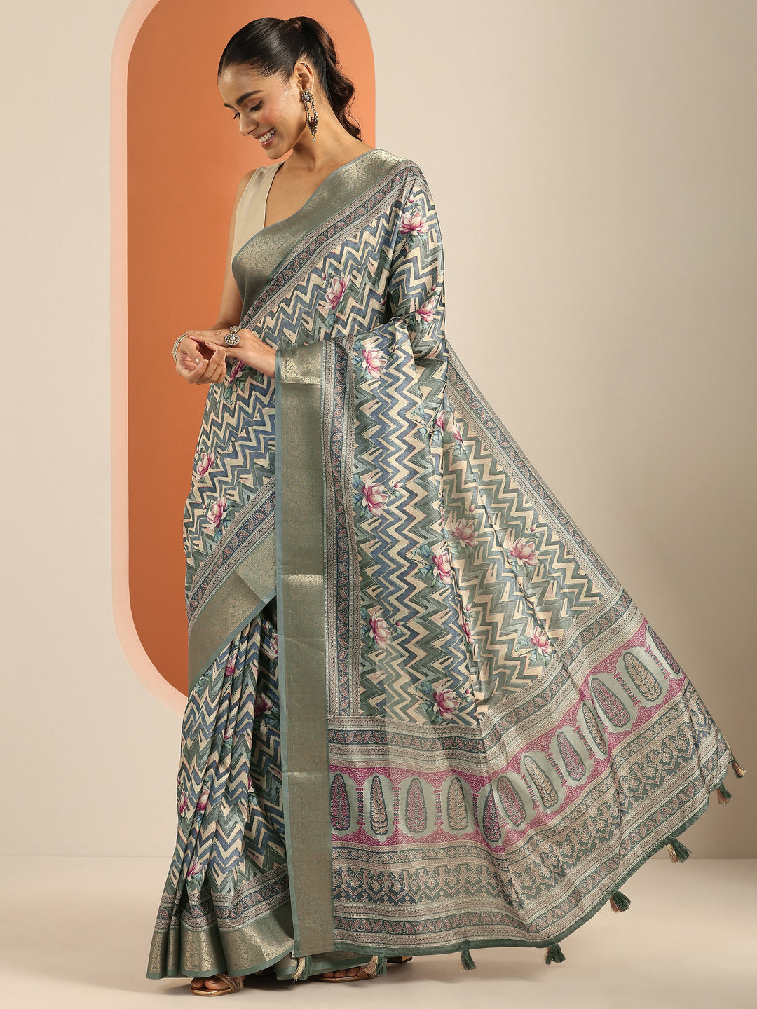 Blue Printed Silk Blend Saree With Unstitched Blouse Piece