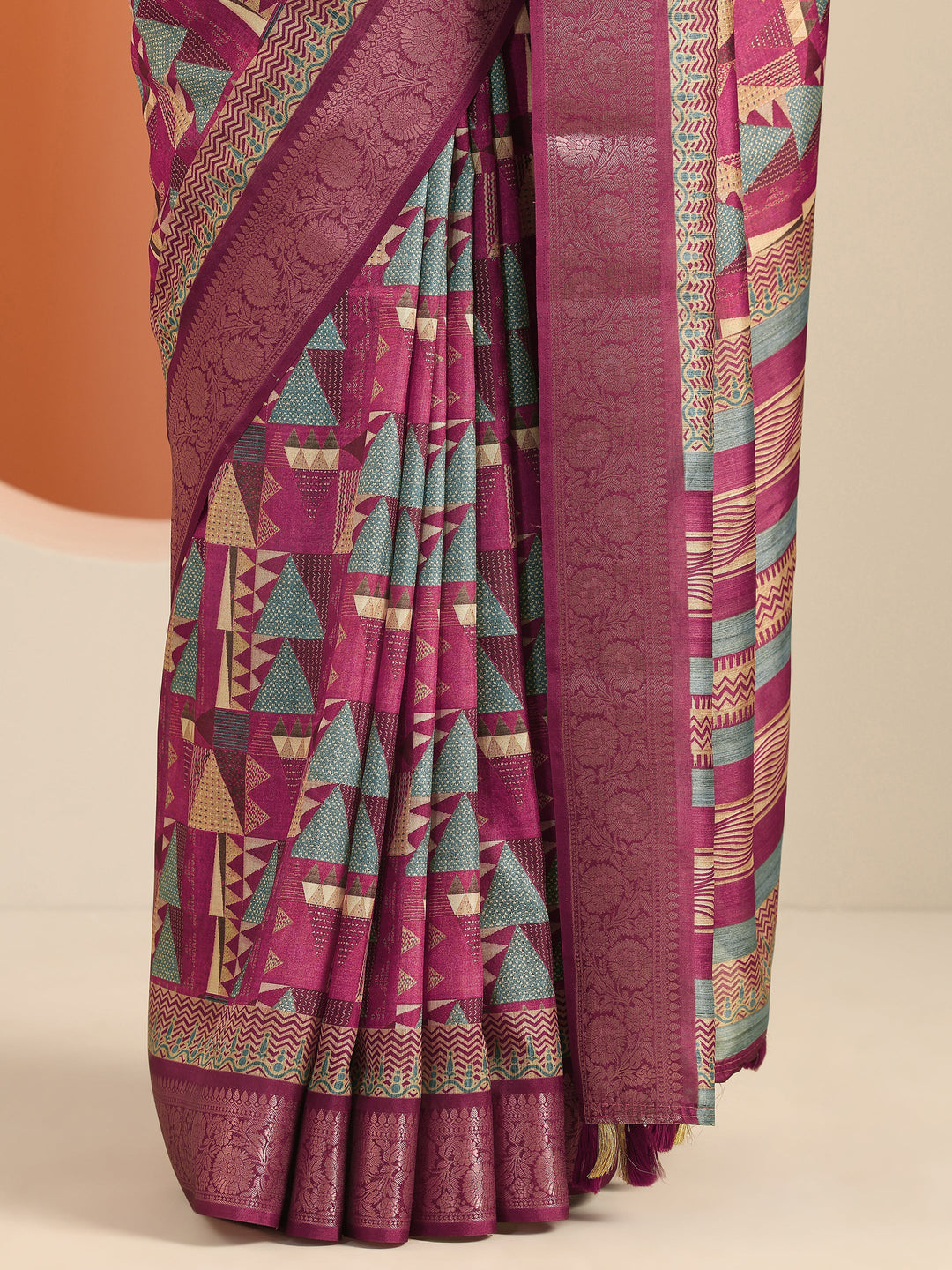 Pink Printed Silk Blend Saree With Unstitched Blouse Piece