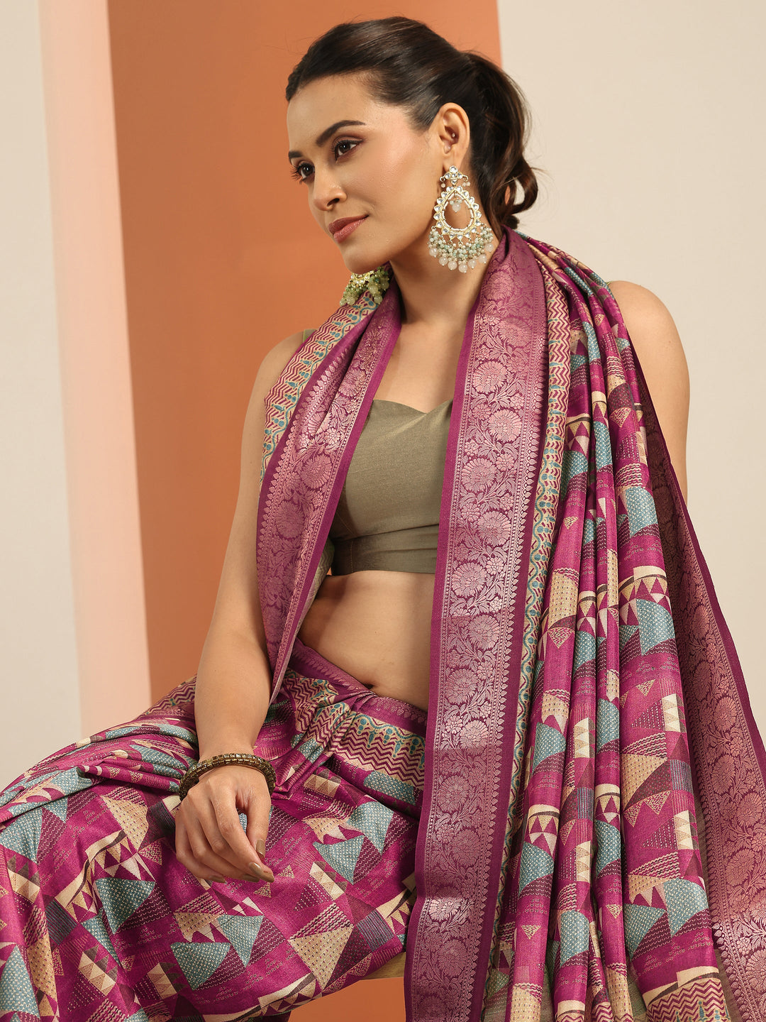 Pink Printed Silk Blend Saree With Unstitched Blouse Piece