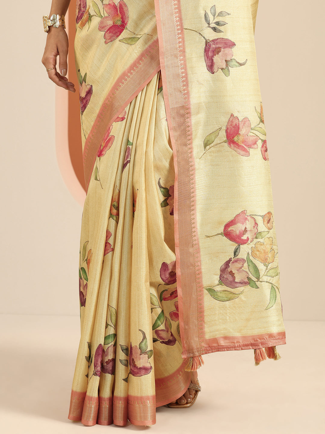 Beige Printed Silk Blend Saree With Unstitched Blouse Piece