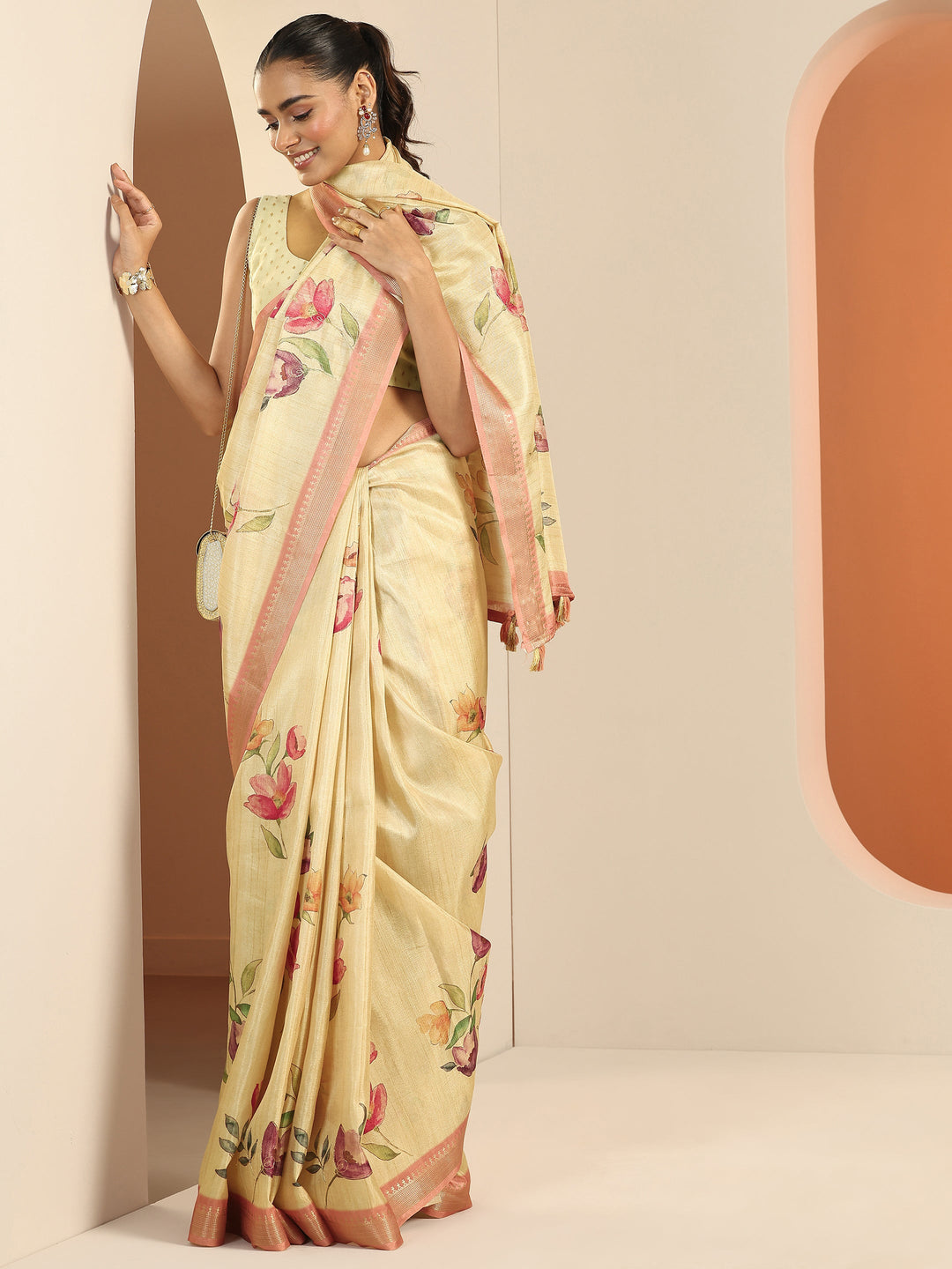 Beige Printed Silk Blend Saree With Unstitched Blouse Piece