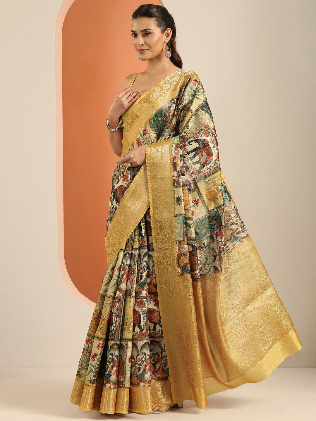 Mustard Printed Silk Blend Saree With Unstitched Blouse Piece
