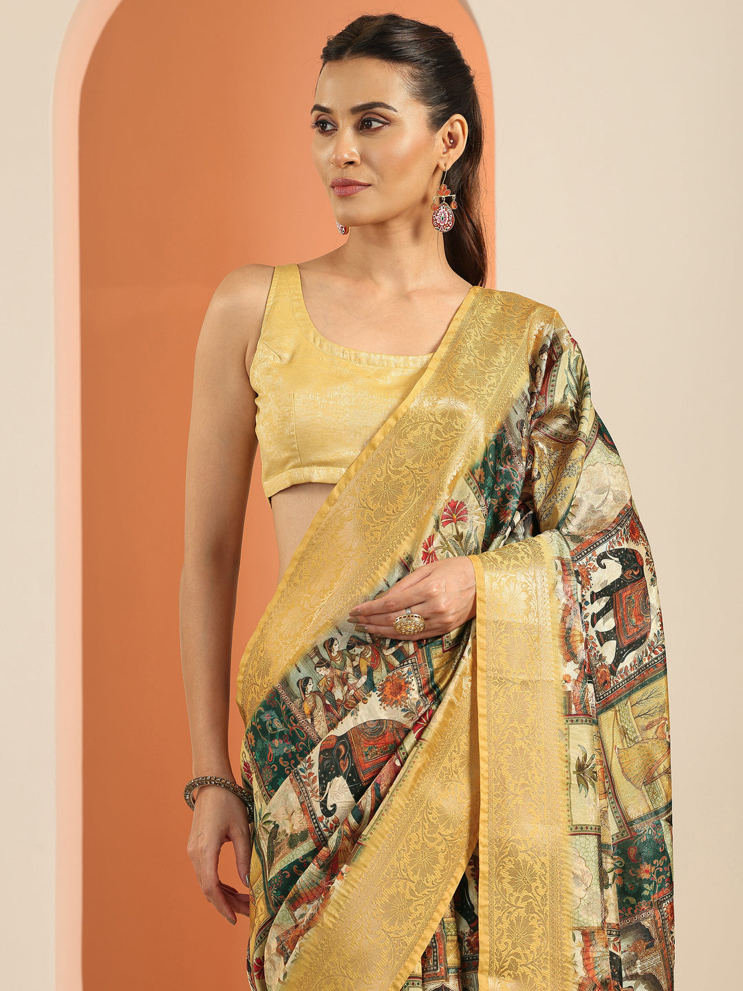 Mustard Printed Silk Blend Saree With Unstitched Blouse Piece