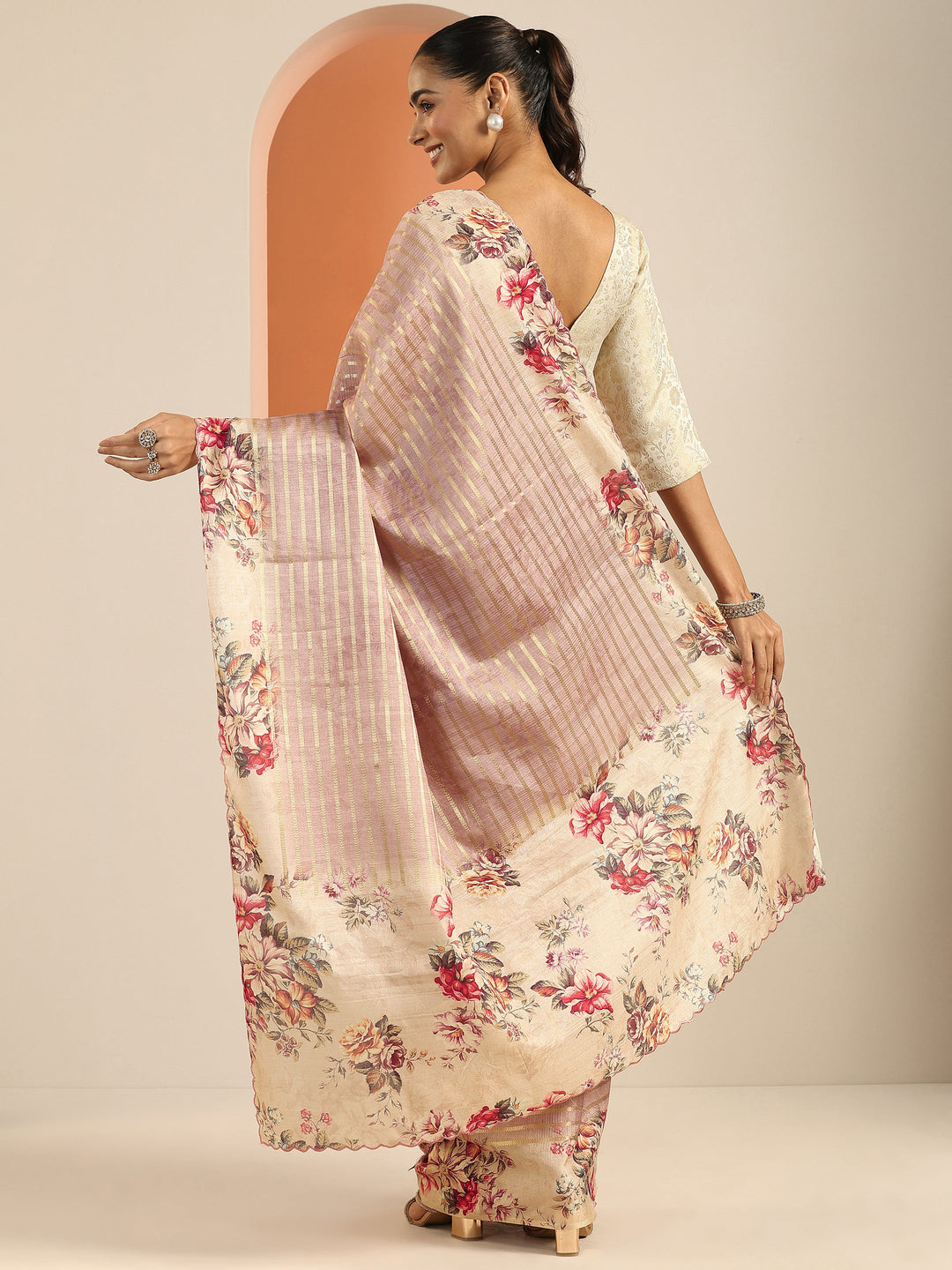 Pink Printed Silk Blend Saree With Unstitched Blouse Piece