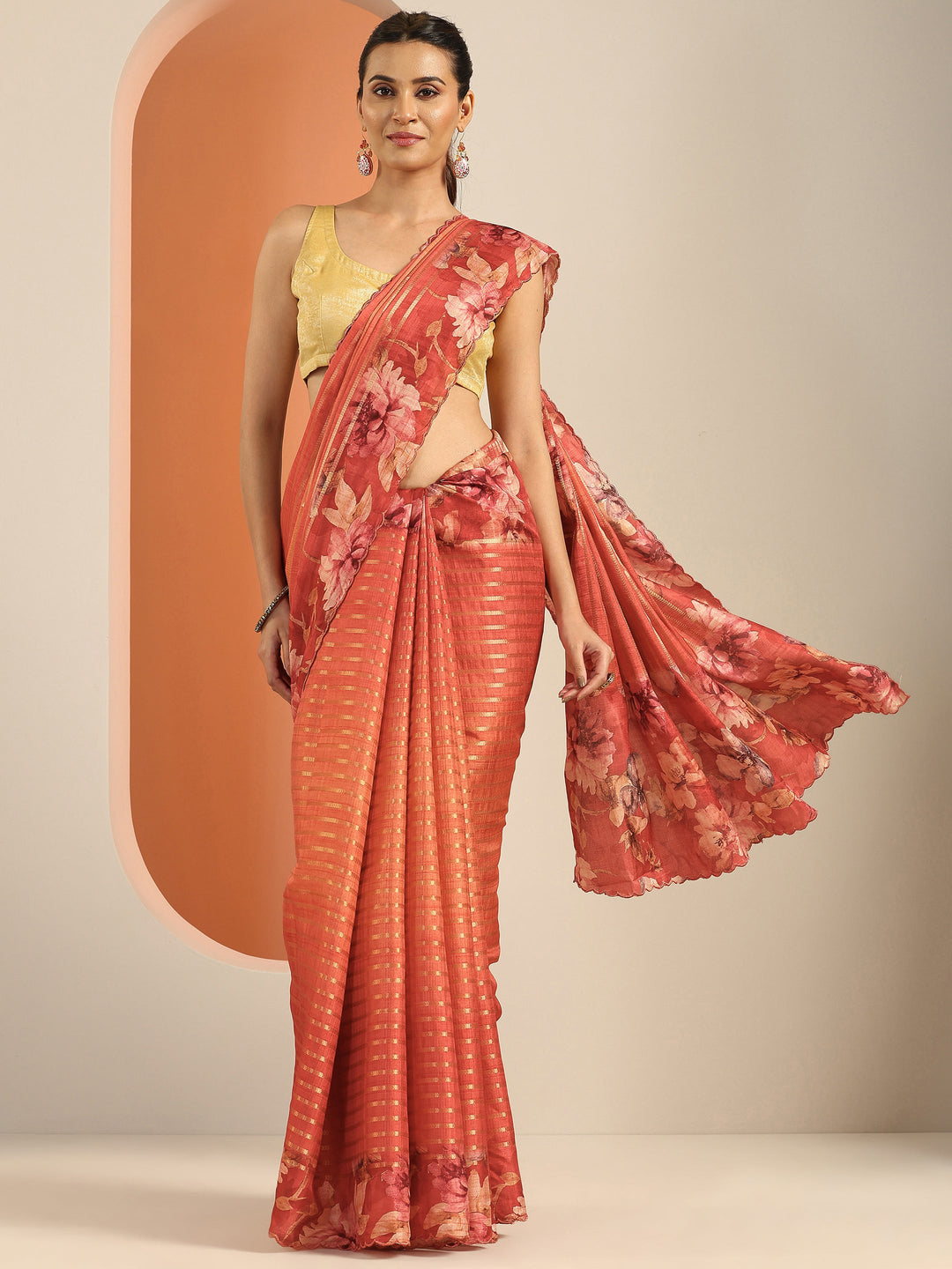Orange Printed Silk Blend Saree With Unstitched Blouse Piece