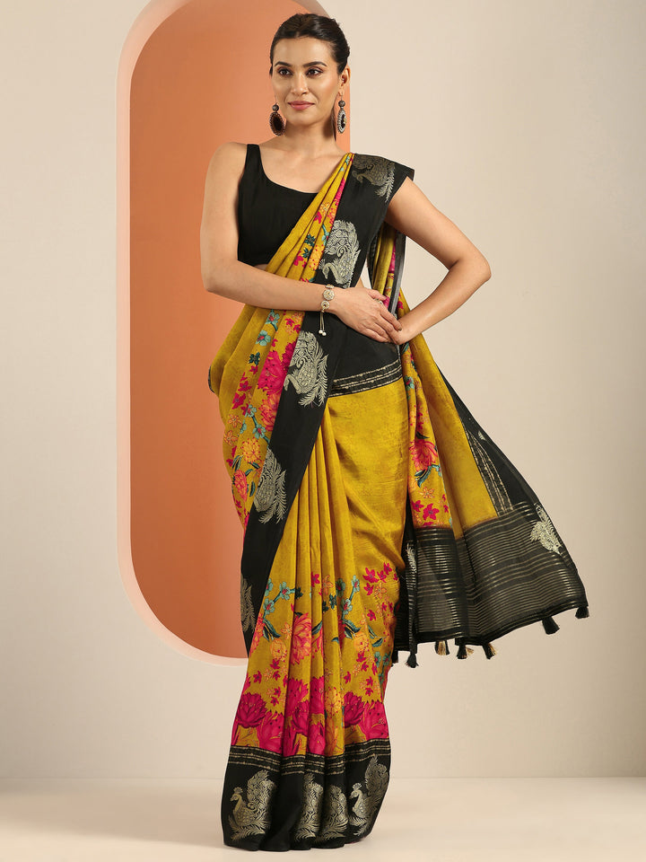 Mustard Printed Silk Blend Saree With Unstitched Blouse Piece