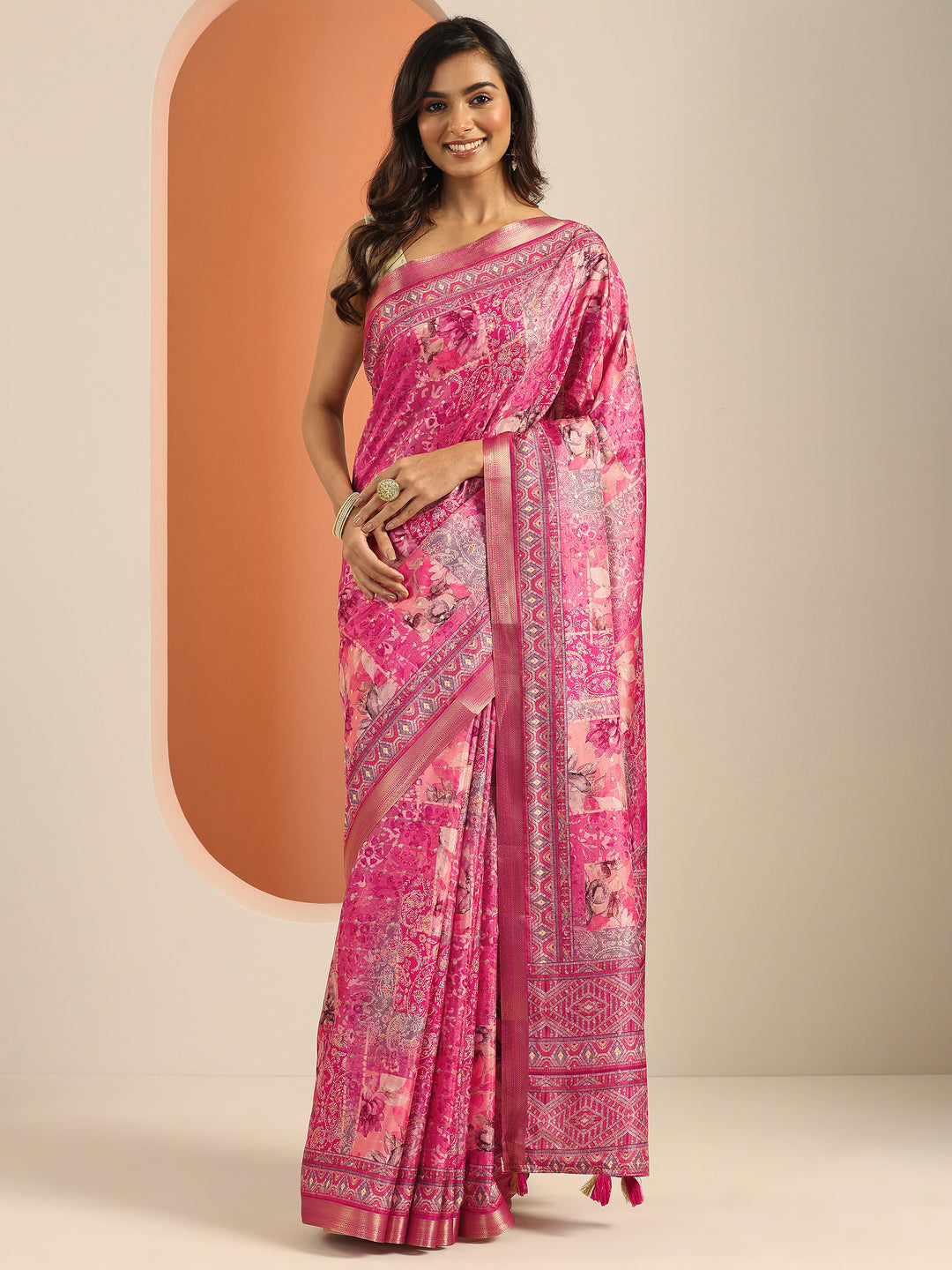 Pink Printed Silk Blend Saree With Unstitched Blouse Piece