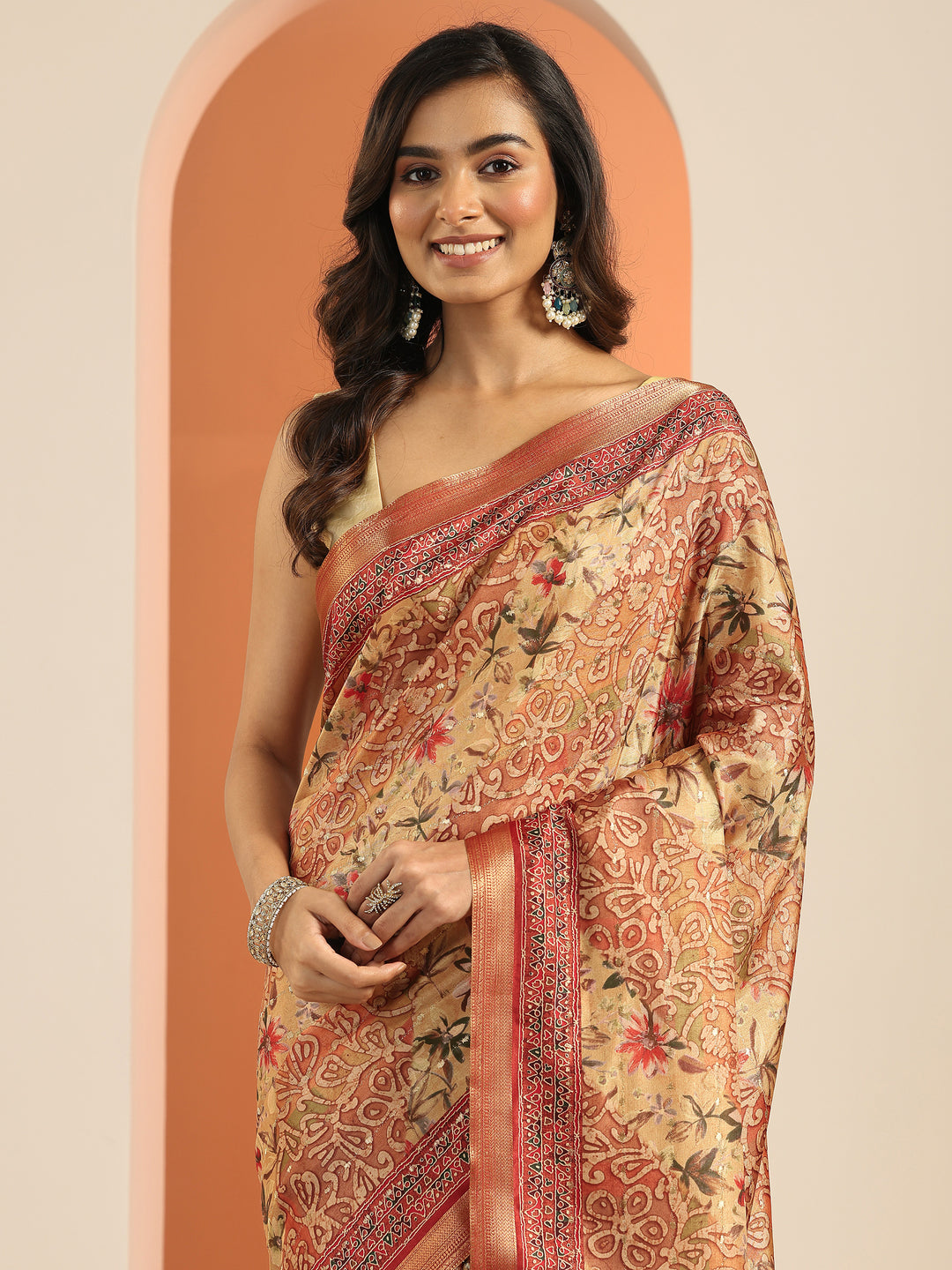 Orange Printed Silk Blend Saree With Unstitched Blouse Piece